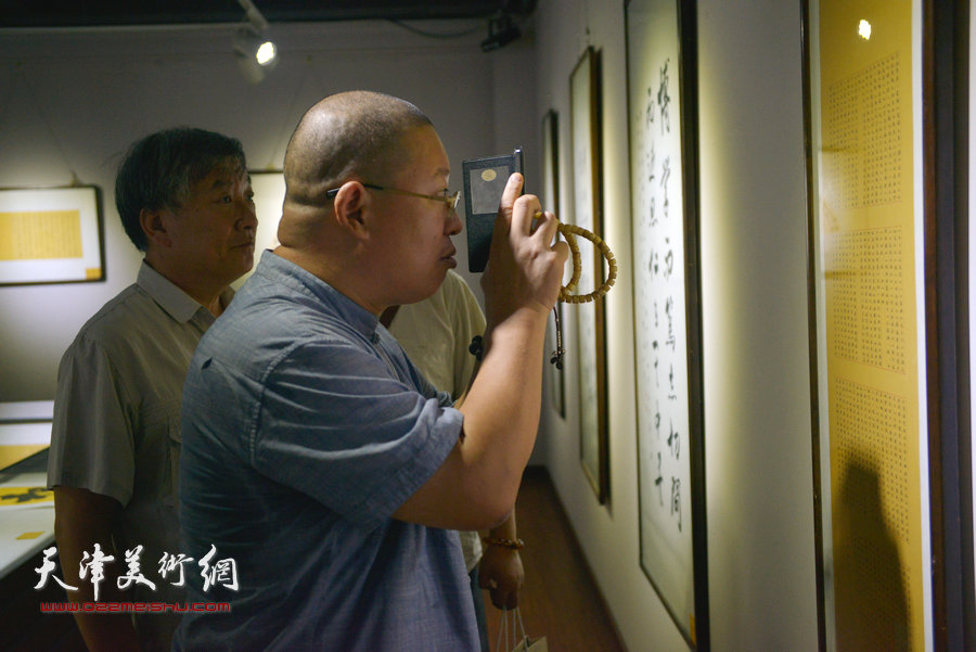 图为“精学心悟”许敬书法作品展览现场。