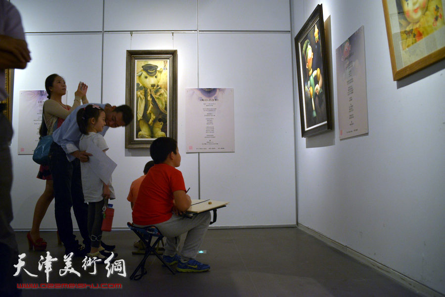 心灵的交换——程亚杰意象油画展在天津美术馆开展