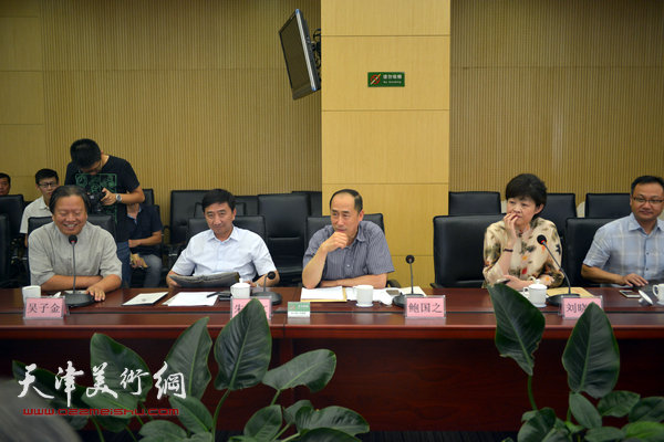 《天津书画家总览》编委会及学术顾问见面会。