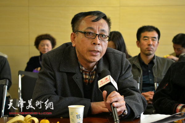 王炳学在任云程书法作品研讨会上发言。