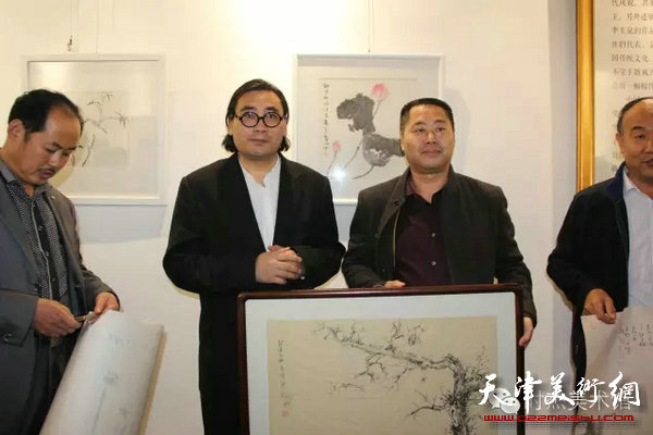 图为展览现场。