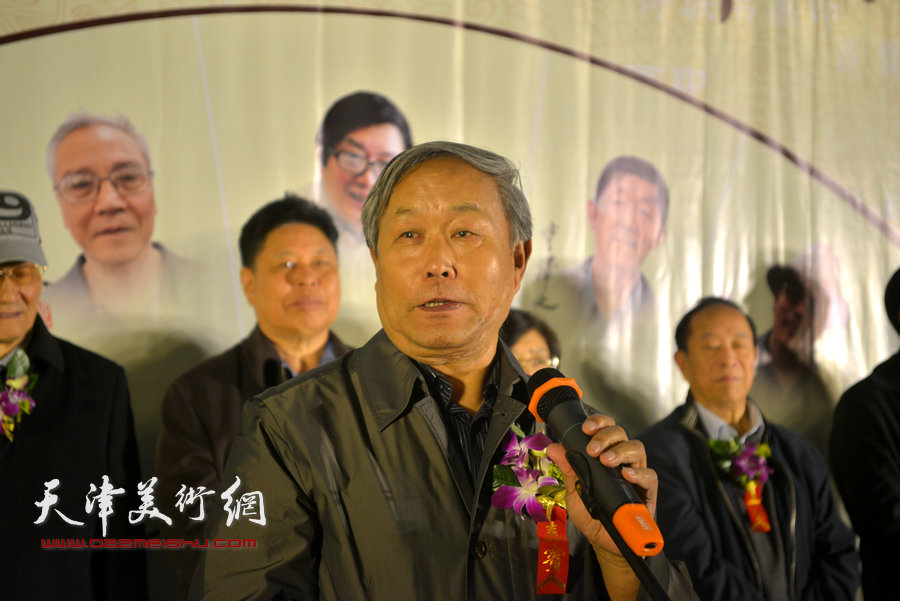 天津市书法家协会主席唐云来先生代表天津文艺术界致辞