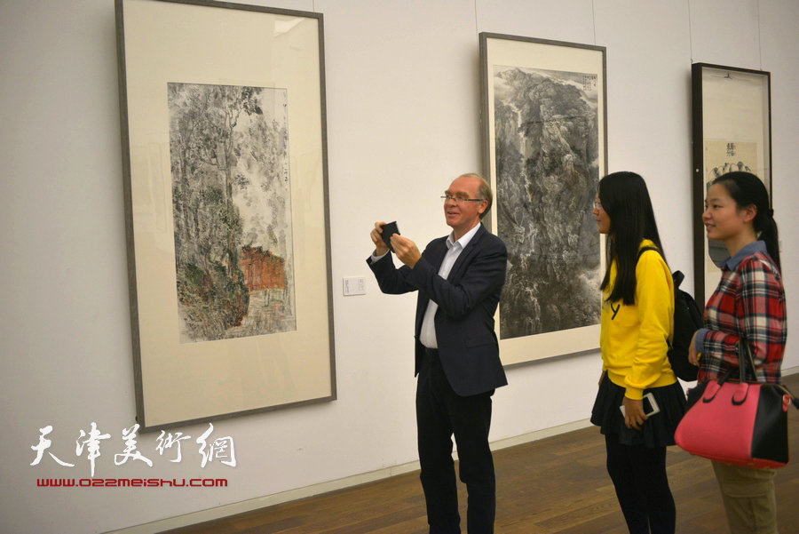  “艺道同行”——京津冀当代中国画邀请展现场。