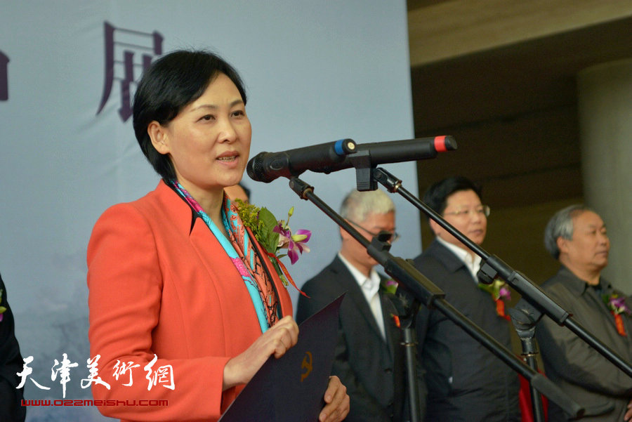 四川乐山市委常委宣传部长赖淑芳致辞。