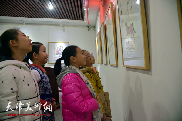 图为大雅清韵—天津青年中国画六人展览现场。