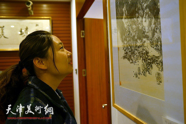图为大雅清韵—天津青年中国画六人展览现场。