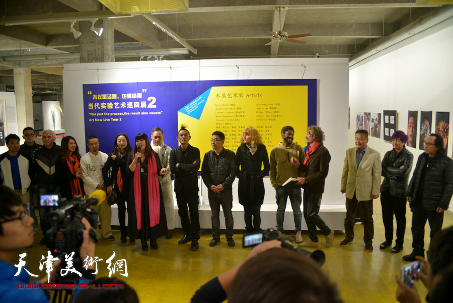 “不仅是过程，也是结果”当代实验艺术巡回展2昨天（11月10日）在意庄艺术区——意·美术馆开幕。