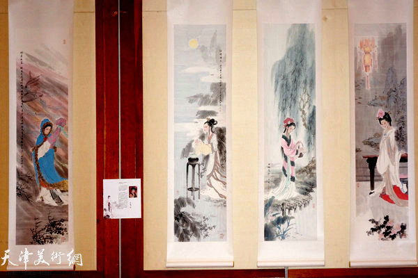 图为“海上丝路传风韵”五彩贝中国画展展出的肖慧珠作品