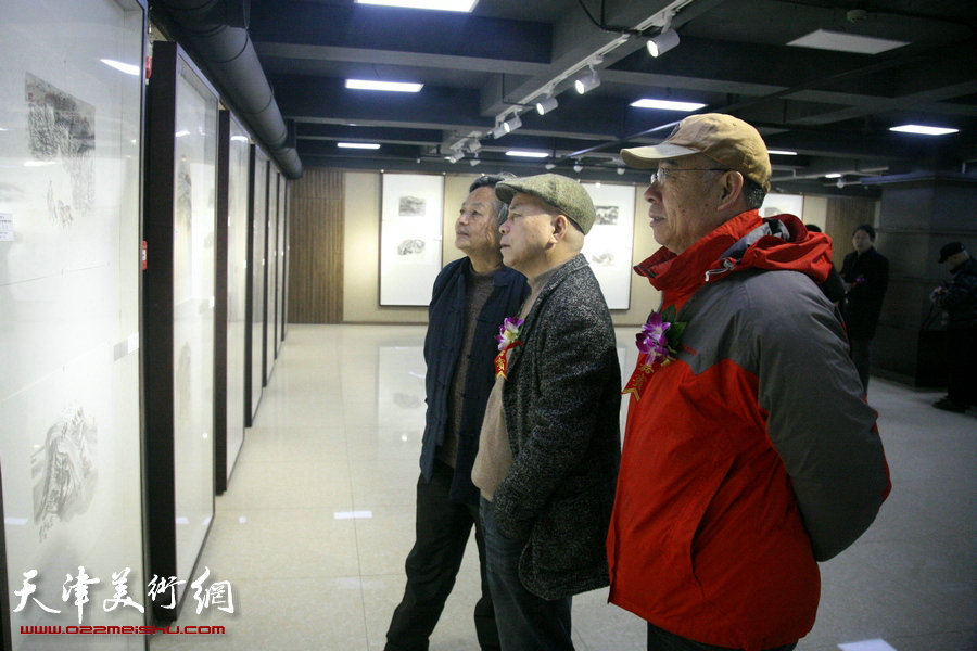 天山南北好地方—刘玉社小幅水墨新疆山水画作品展