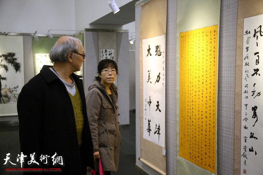 图为盛世芳华—天津民进庆祝民进成立70周年书画摄影展展览现场。