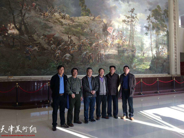 天津著名画家向中林、王其华、黄国华、邵鸿萍、杨顺和等在井冈山。