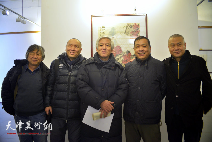 左起：刘向东、薛明、陆福林、赵德昌、张立在画展现场