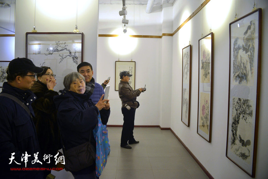 飒韵叠翠—陆福林中国画展展览现场。