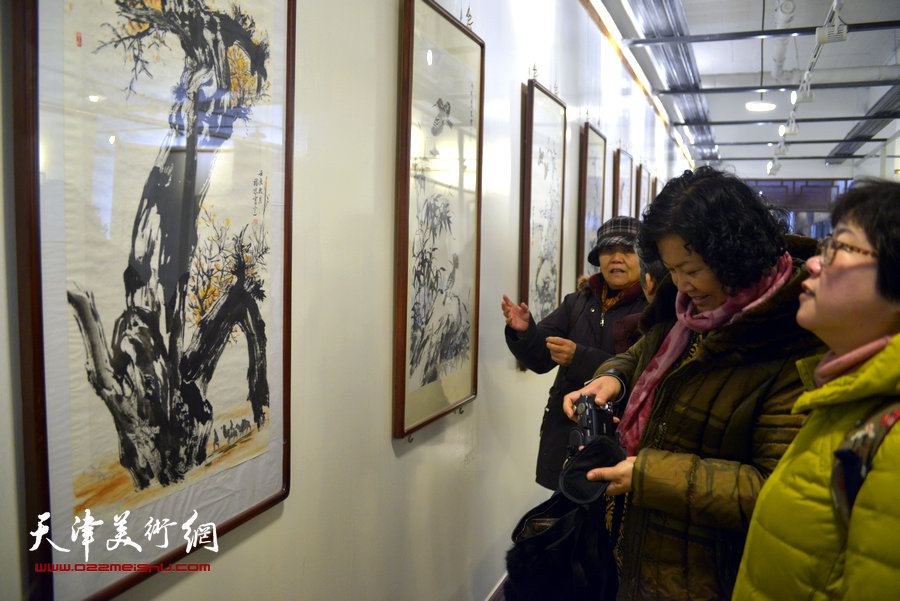 飒韵叠翠—陆福林中国画展展览现场。