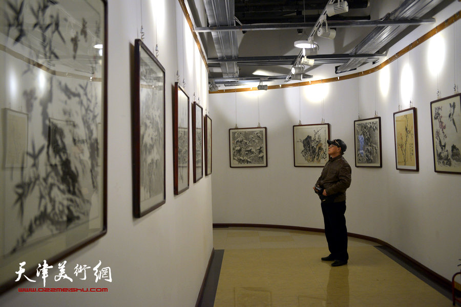 飒韵叠翠—陆福林中国画展展览现场。