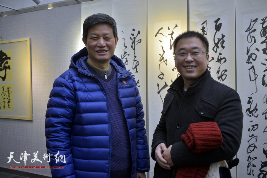 李向群、薛卫林在书展现场