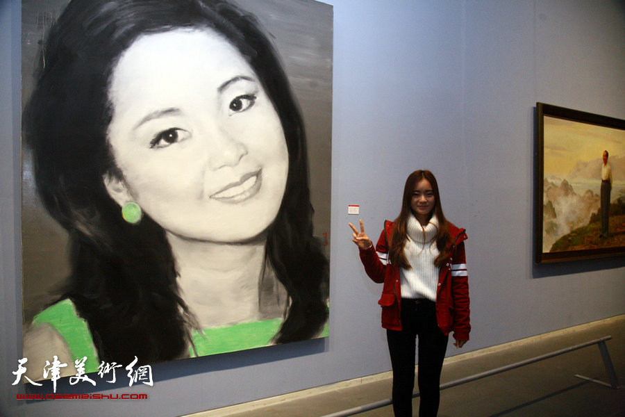 图为2015中国写实画派十一年展展览现场。