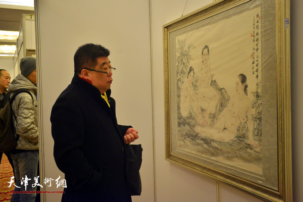 鼎天国际2015秋季艺术品拍卖会今天起在天津迎宾馆举行预展。