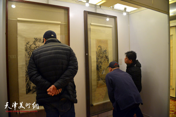 鼎天国际2015秋季艺术品拍卖会今天起在天津迎宾馆举行预展。