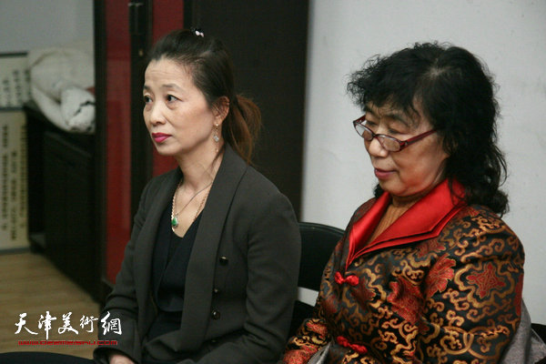 巾帼翰墨-天津市妇女书法提名展座谈会现场。