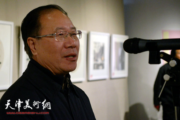 天津河北区美协主席、宝德艺术院院院长庞黎明致辞。