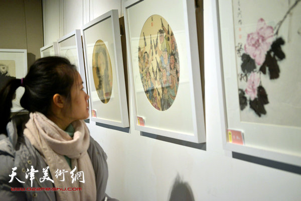 “和 哈哈哈”天津美术学院辞未迎申小品展现场。