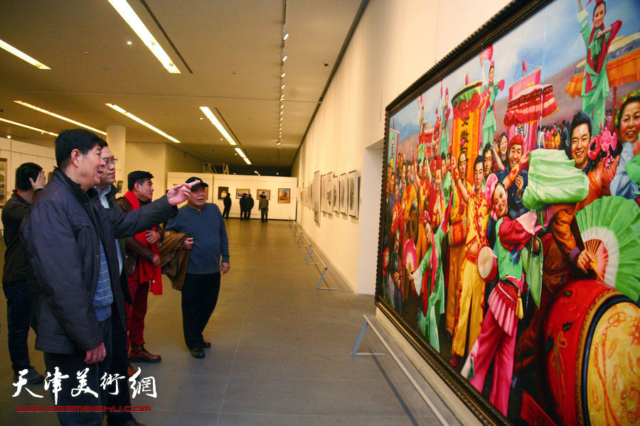 迎新年-津南区美术书法精品展在天津美术馆开幕，图为展览现场。