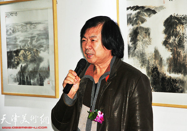 天津美协副主席史振岭致辞。