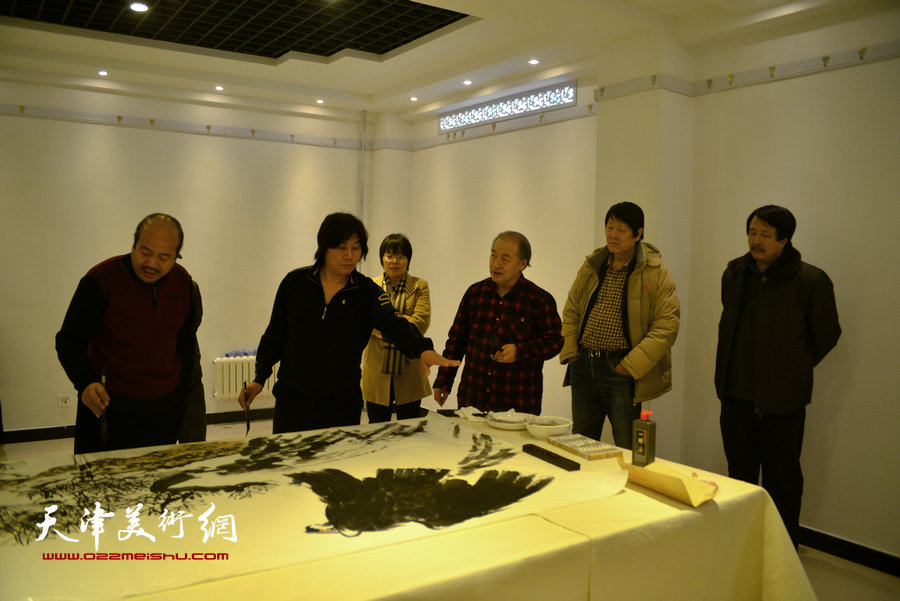 “宝地腾飞”寓发展 天津美术家走进宝坻送文化