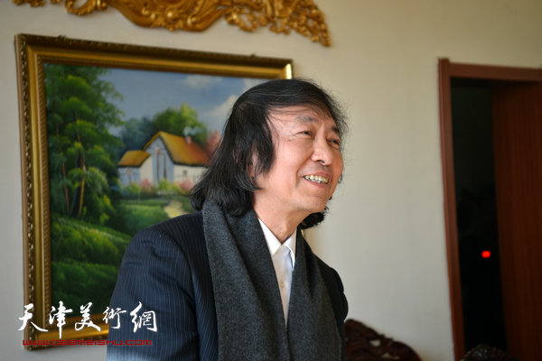 中国艺术研究院工笔画院副院长刘新华到场祝贺。
