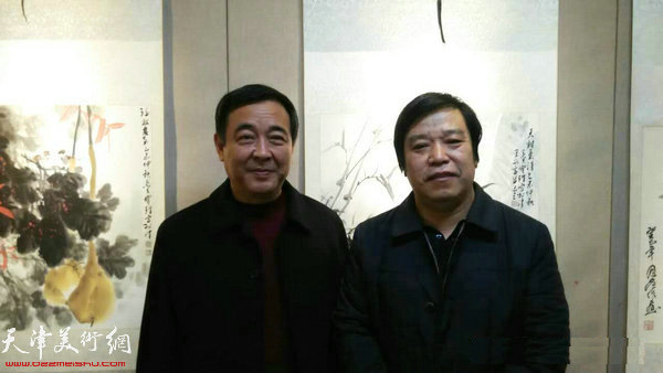 著名画家李耀春、尚德福在画展现场