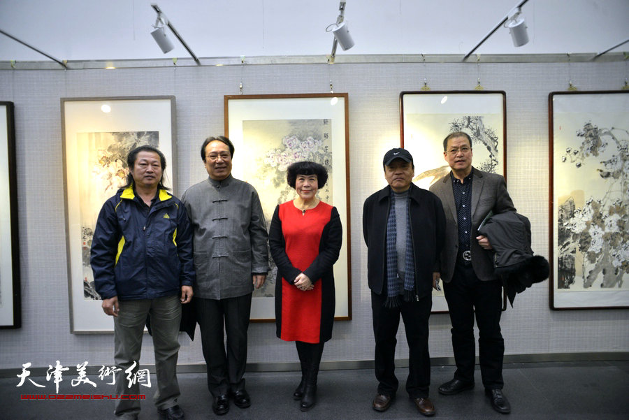 著名伉俪画家高学年、史玉贺春展