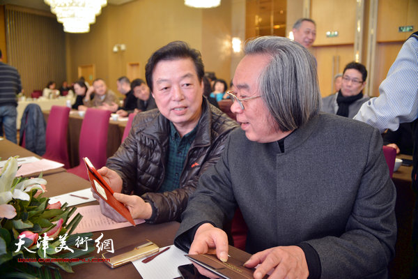 霍春阳、杨建国在活动现场。