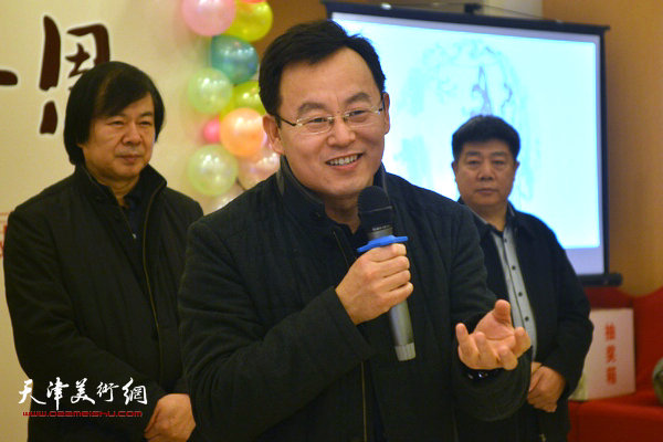 天津画院党组书记张桂元致辞。