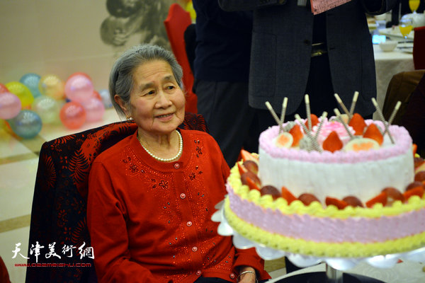 肖培金母亲大人高连荣89岁华诞。