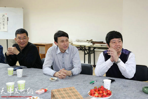 王惠民、彭英科、李延春在座谈会现场。