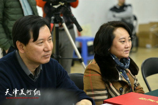 天津著名画家郑连群“大红袍”画册出版发行