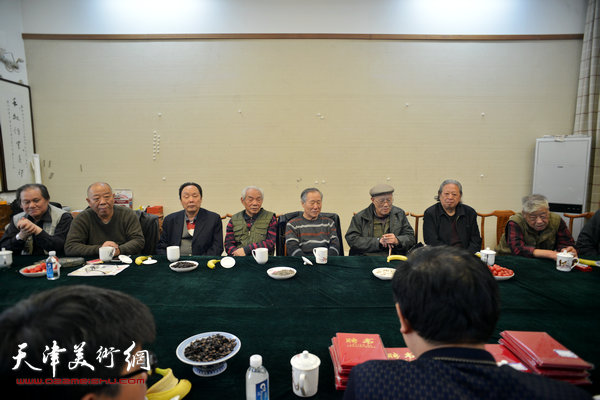 天津市美术家协会山水画专业委员会3月26日召开工作会议。