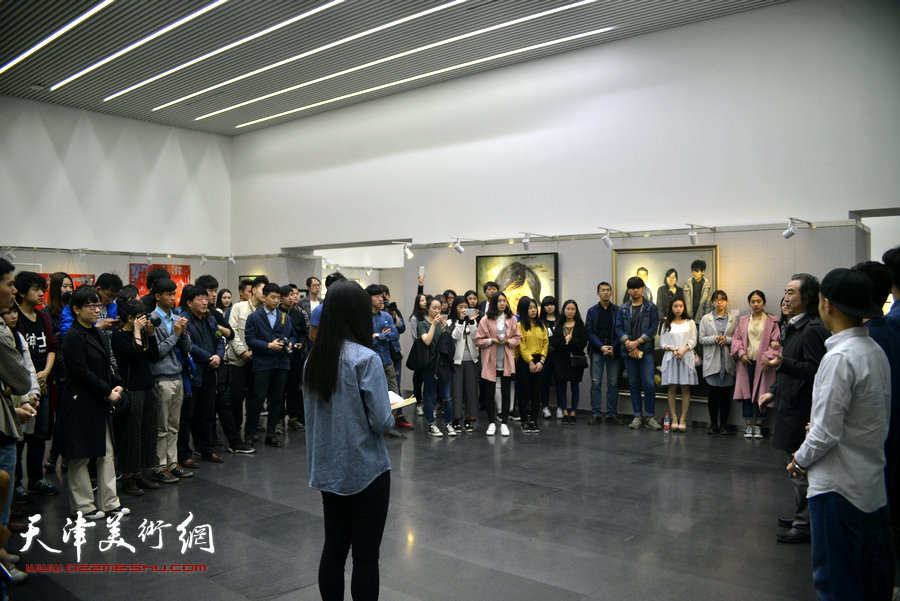 图为开幕仪式现场。