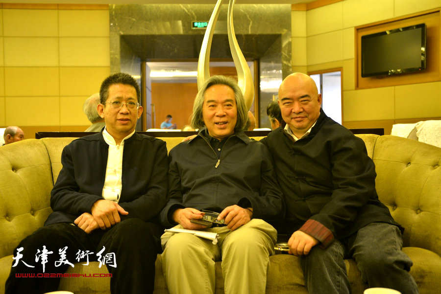 霍春阳、李毅峰、尹沧海在成立大会现场。