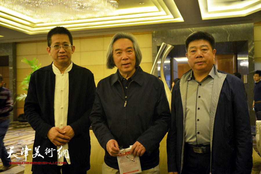 霍春阳、李毅峰、张养峰在成立大会现场。