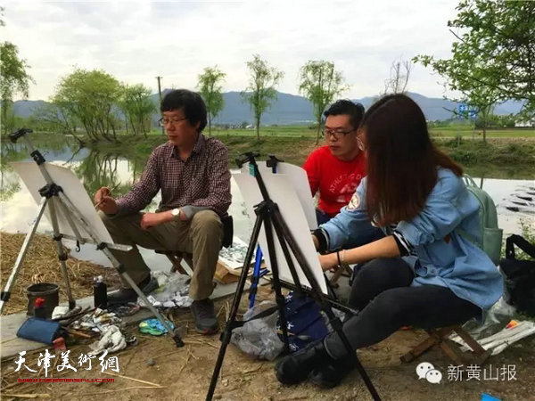 著名画家王春涛教授带领学生到安徽写生