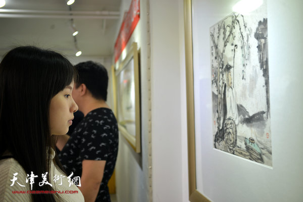 “抱朴守拙——津门张超中国画作品展”现场。