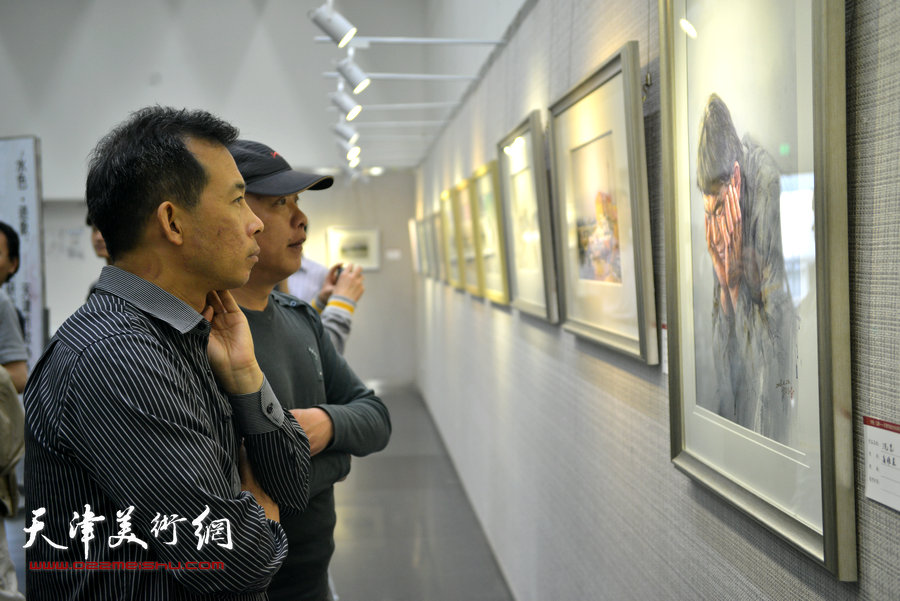 “水色·迹象”天津市政协水彩画艺术研究院作品展现场。
