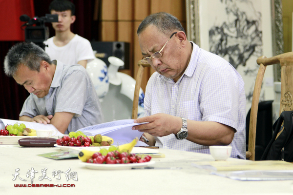 天津财经大学国际经济贸易系主任、博士生导师李宏教授