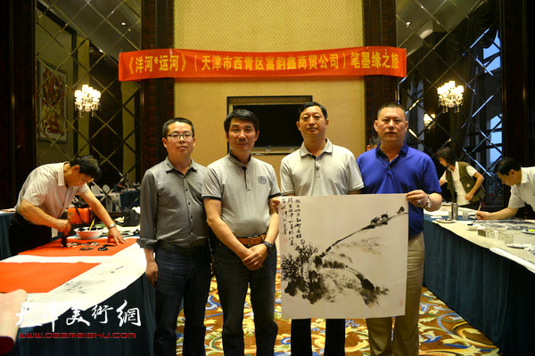 天津书画家在宿迁：左起魏从楼、孟宪奎、史桂林、胡建东。
