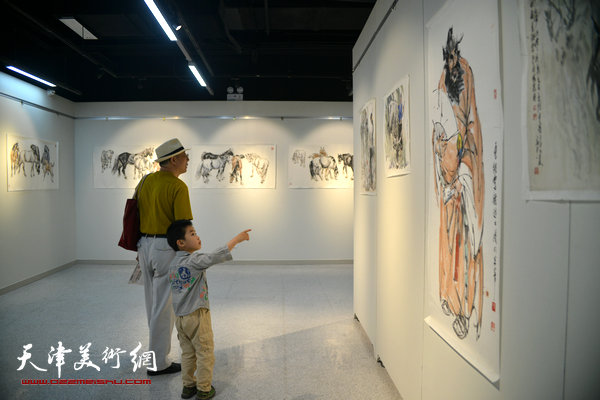 “马踏清风入梦来—孙克维国画精品展”现场。