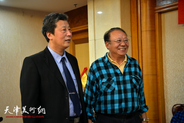 李颖逊、焦学杰在拜师仪式现场。