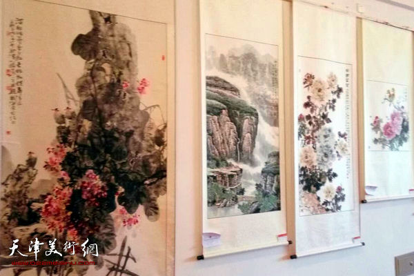 庆“七一”京津冀书画名家联谊展现场。