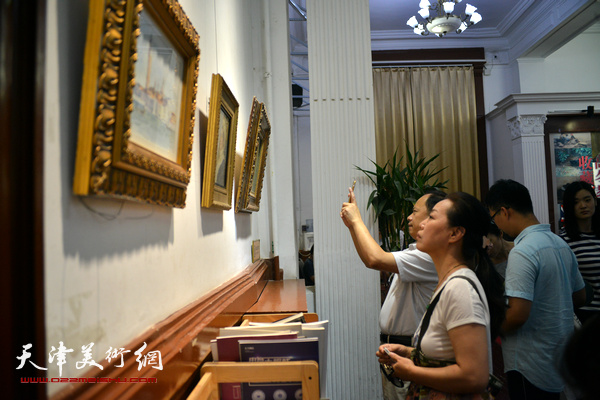 “高冬教授收藏英国水彩原作展”现场。